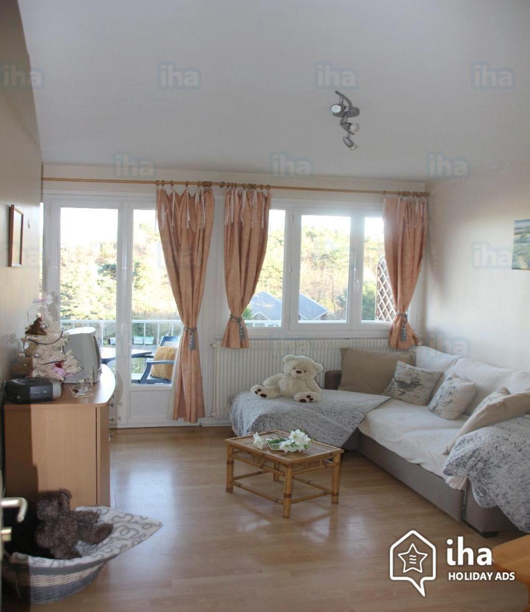 Ferienwohnung Les Pieds Dans L'Eau Murol Exterior foto